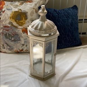 White antiqued lantern